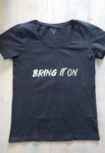 Dames shirtbring it on