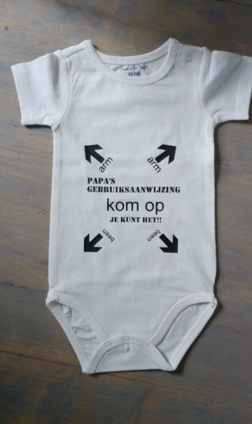 Wit rompertje met tekst