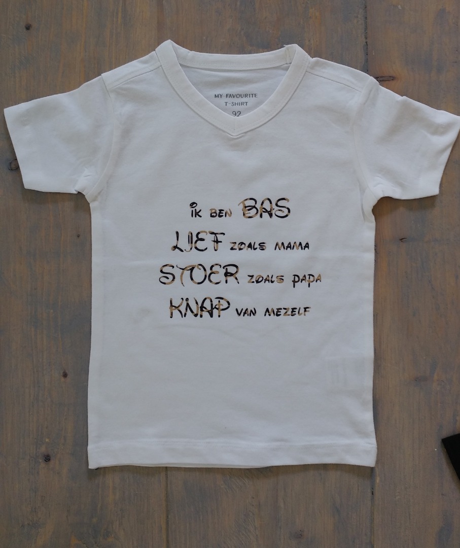 Kinder t-shirt met naam kind en tekst - t-shirts - Letyourheartspeak.nl